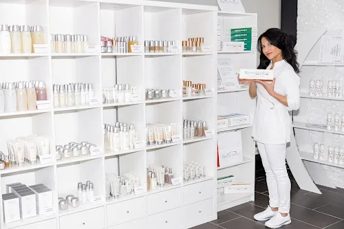 6 - KODRIC, IRENA • Body Sugaring