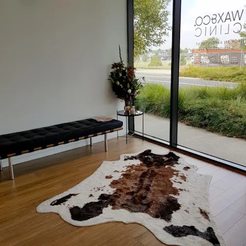 7 - Komals Beauty Salon