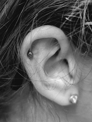 6 - Kosmetický a vizážistický salón Jájina & Pavla Piercing/Make-up Art