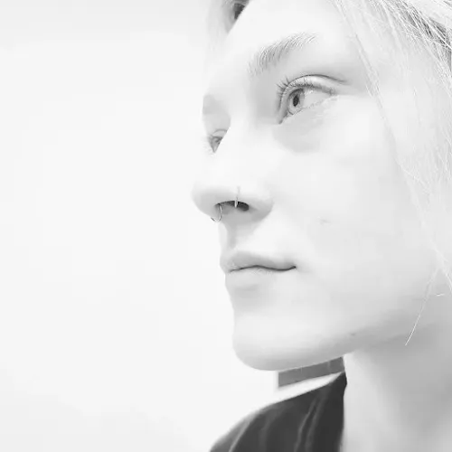 8 - Kosmetický a vizážistický salón Jájina & Pavla Piercing/Make-up Art