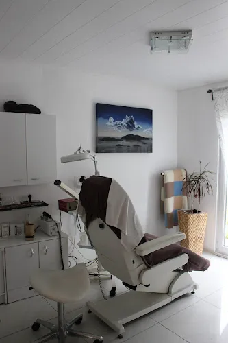 5 - Kosmetik & Nails