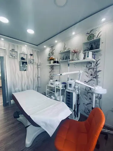 2 - Kosmetik Studio By Mari Marin