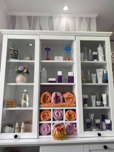 3 - Kosmetik Studio By Mari Marin