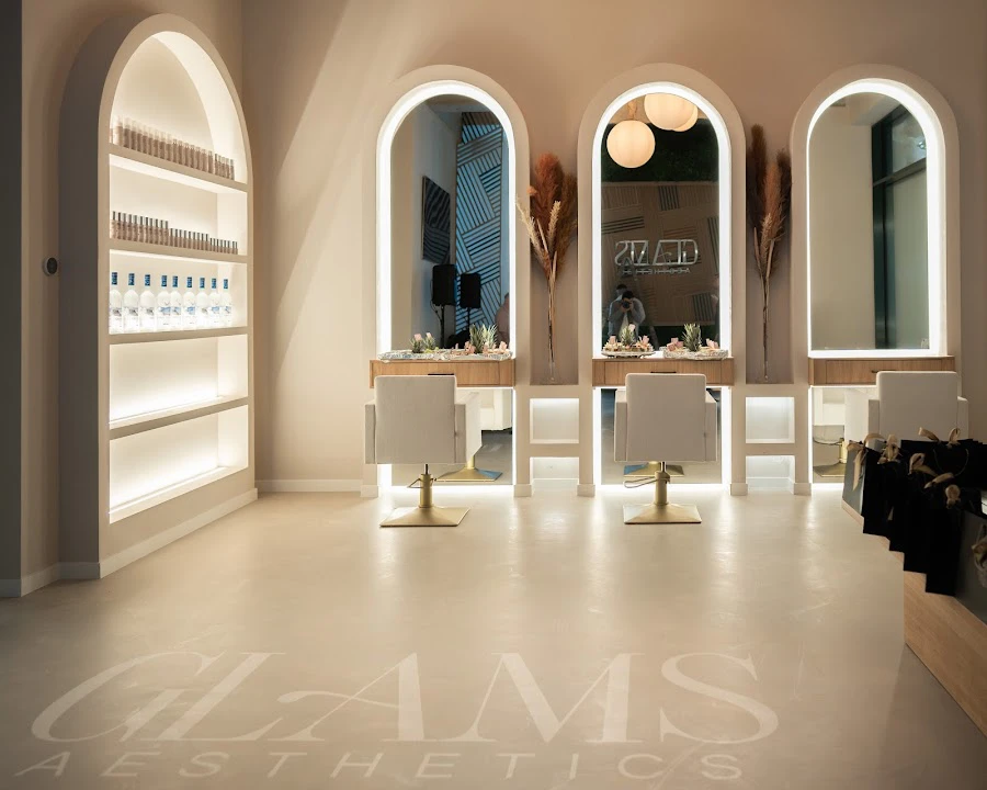 1 - Kosmetikerin & Permanent Make Up Artist - Hannover