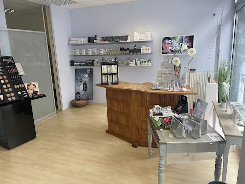 2 - Kosmetikstudio im Brückenforum