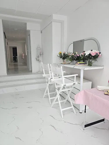 2 - Kosmetikstudio La Belle