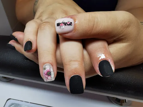 6 - Krallen-Stüberl