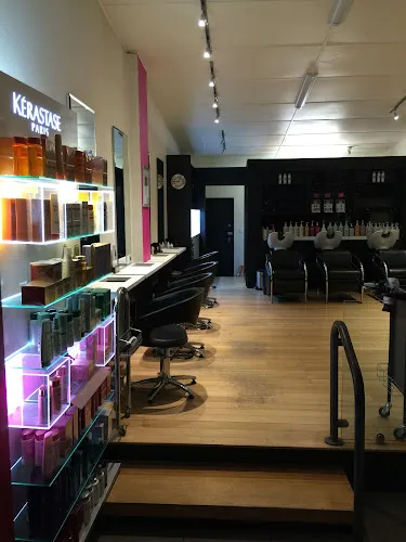 4 - Kylies nails and beauty