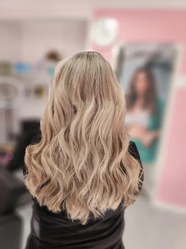 5 - L hair salon by Leila