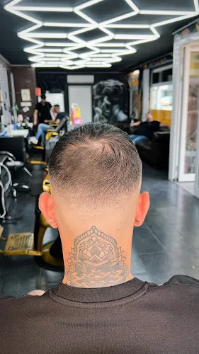 5 - La Bellezza Friseur