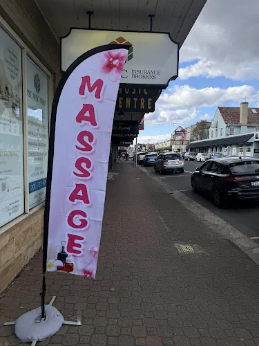 3 - La Bonz Hair Studio