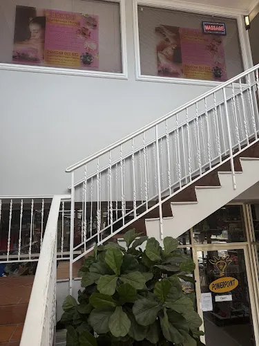 5 - La Bonz Hair Studio