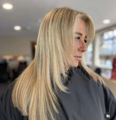 1 - La Lune Hair Design