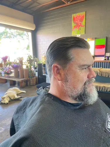 6 - Lads lounge barber