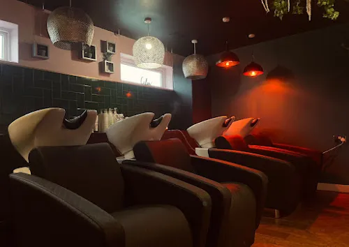 2 - Lady LashALot and Beauty