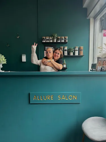 4 - Lady LashALot and Beauty