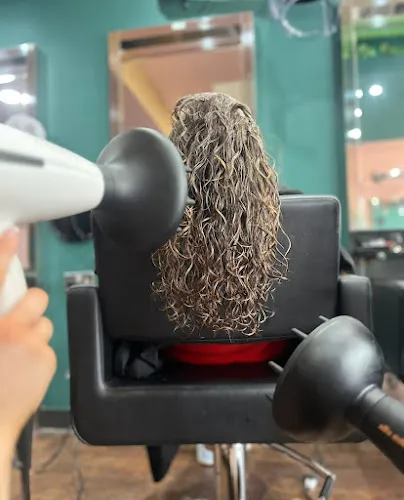 6 - Lady LashALot and Beauty