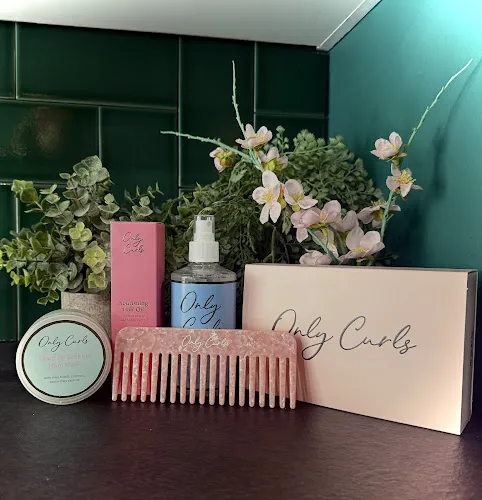 7 - Lady LashALot and Beauty