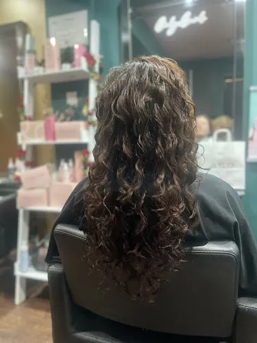 3 - Lady LashALot and Beauty