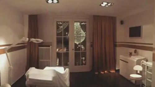 2 - Laila Beauty House