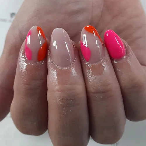 6 - Lakeside Hair Oasis