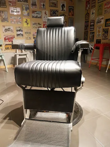 3 - Lara Barber shop