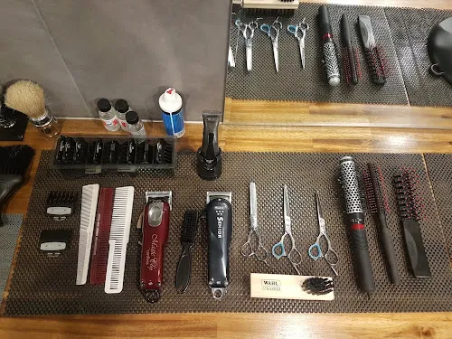 4 - Lara Barber shop