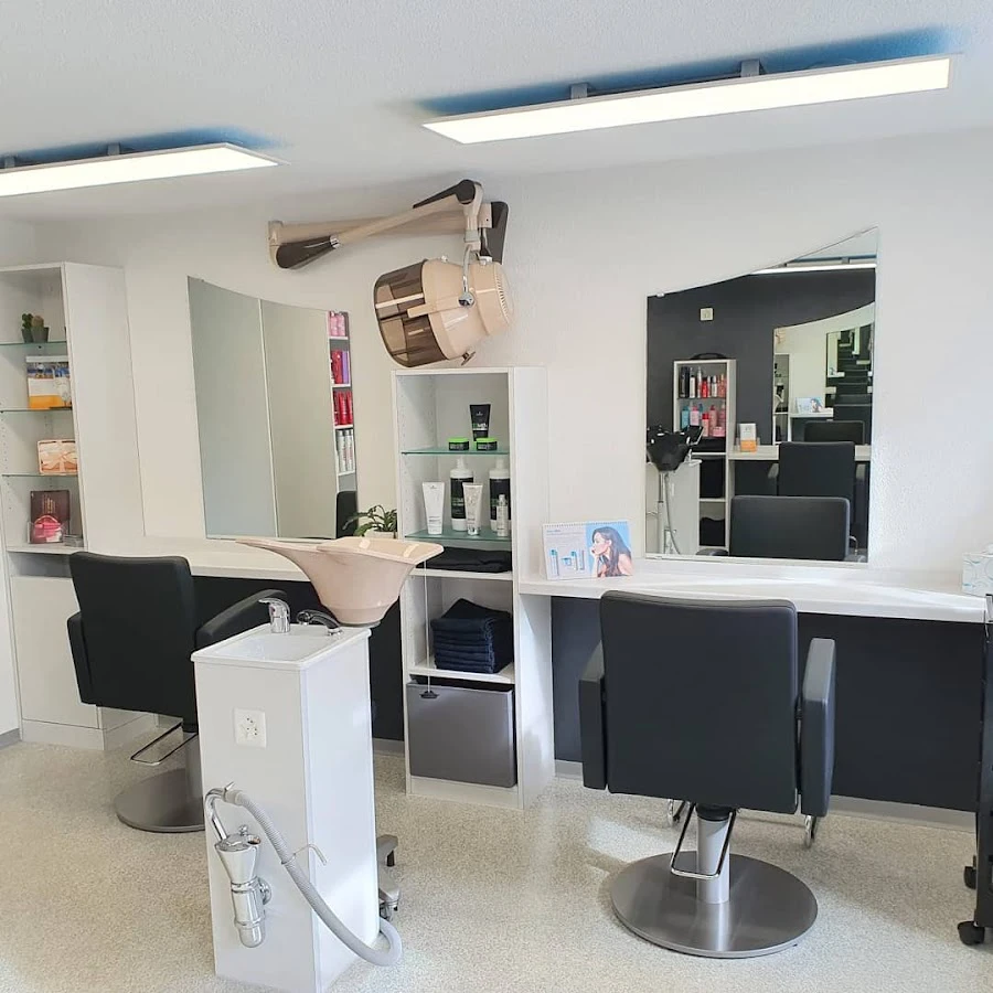 1 - Lauras Hairstyle