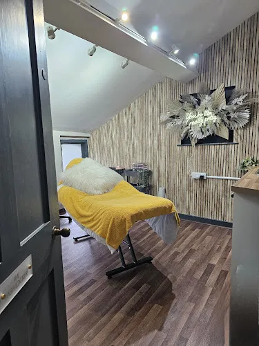 6 - Lavish Hair And Nail Salon