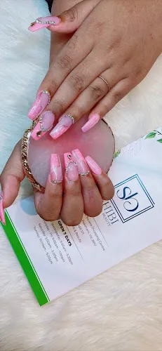 4 - Lavish Looks Studio