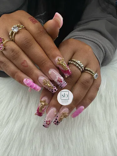 7 - Lavish Looks Studio