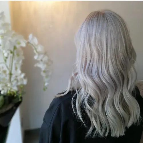 5 - Le Hair and Beauty