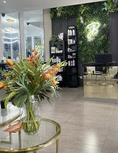 2 - Le Hair and Beauty