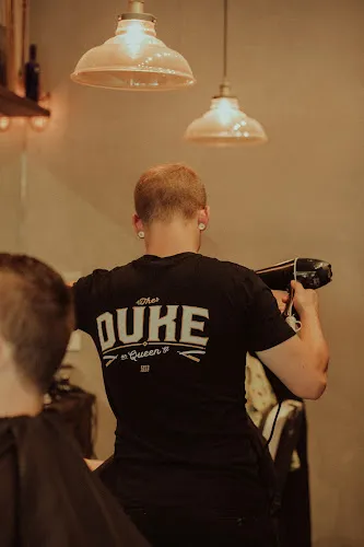 7 - Leas Mens Hairstylist