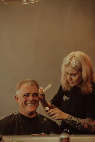 3 - Leas Mens Hairstylist