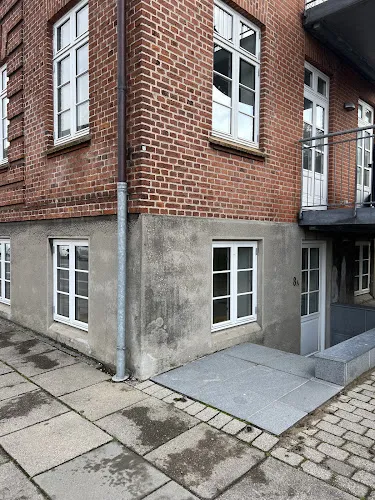 5 - LeDana Hair & Beauty