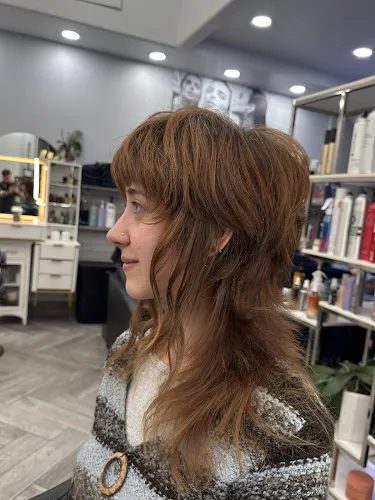 8 - Lee Ren Beauty Salon