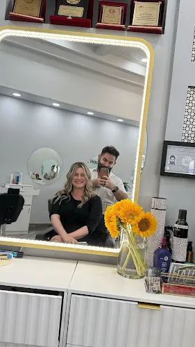 5 - Lee Ren Beauty Salon