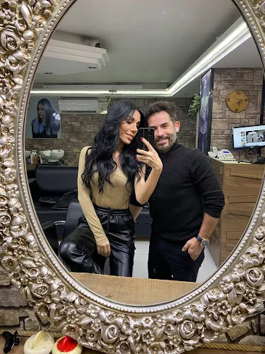 4 - Lee Ren Beauty Salon