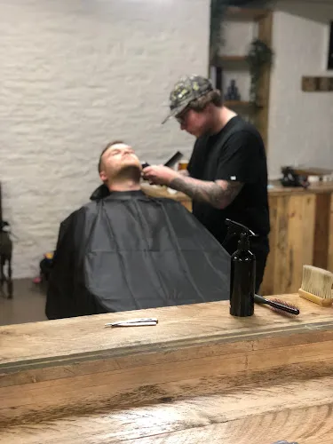 3 - LEGEND BARBER YATE ( Traditional Turkish barber)