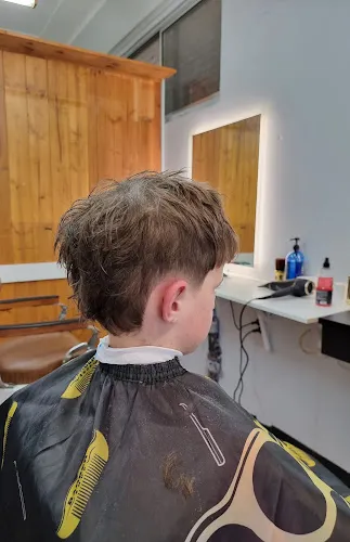 6 - Legendary Barber Shop