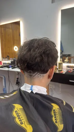 4 - Legendary Barber Shop