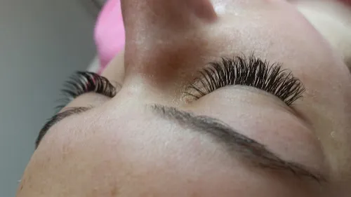 8 - Leibundgut Beauty Salon