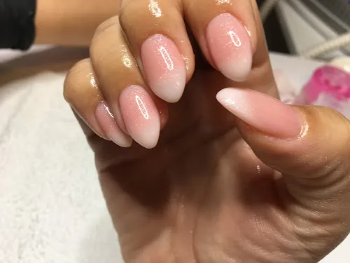 4 - Leibundgut Beauty Salon