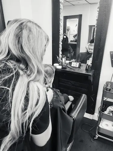 7 - LENA NAISL Burntwood