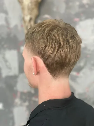 3 - Leo Nails and Spa