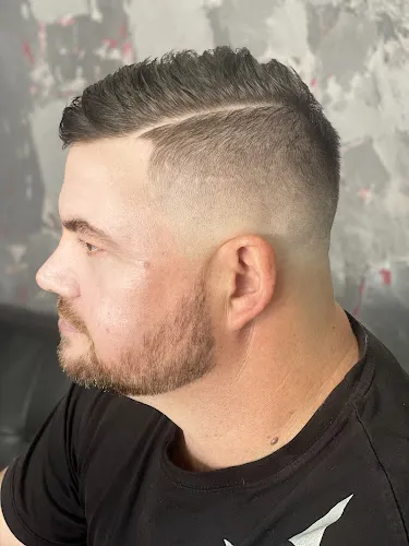 4 - Leo Nails and Spa