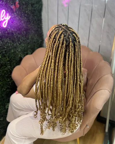 2 - LEVEL UP HAIR AND BEAUTY SALON