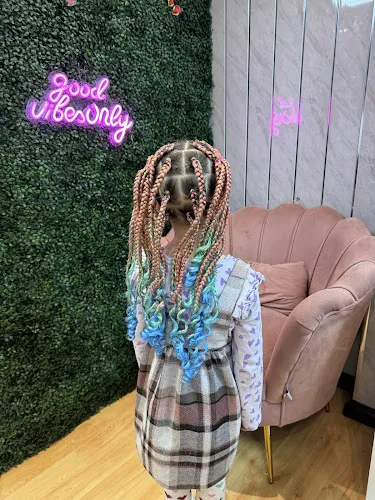 4 - LEVEL UP HAIR AND BEAUTY SALON