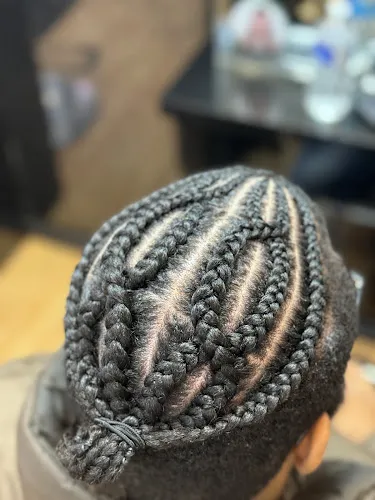 6 - LEVEL UP HAIR AND BEAUTY SALON